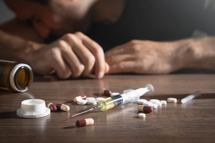 drug-addict-man-with-syringe-drugs-addiction_220873-13058 drug-addict-man-with-syringe-drugs-addiction_220873-13058